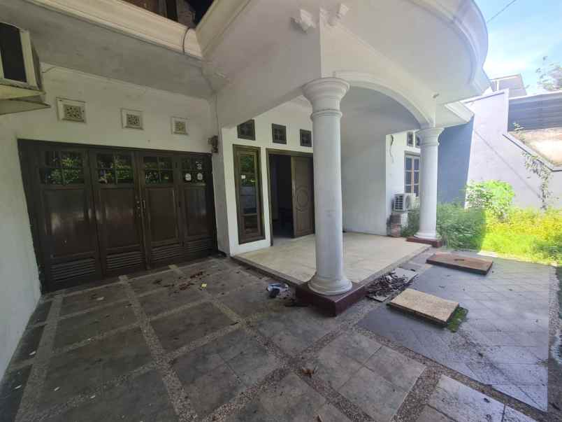 dijual rumah tenggilis utara