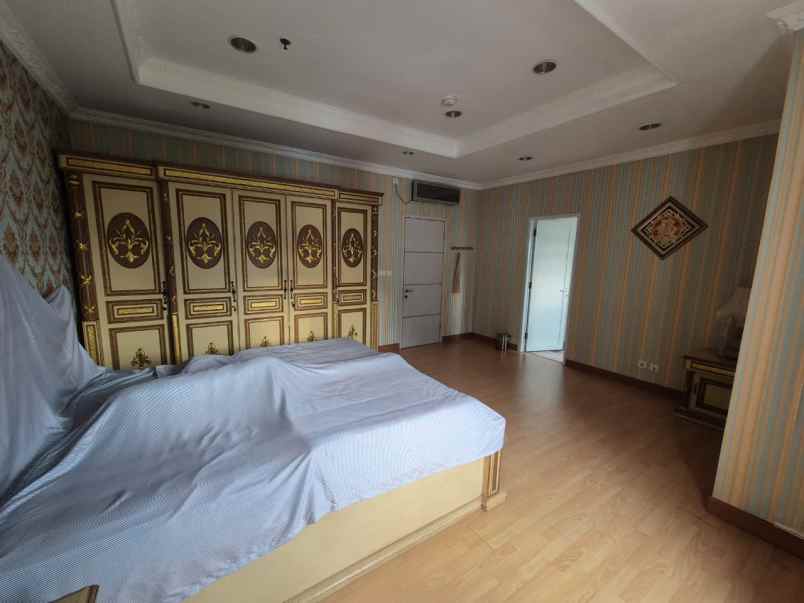 dijual rumah the villas moi kelapa gading