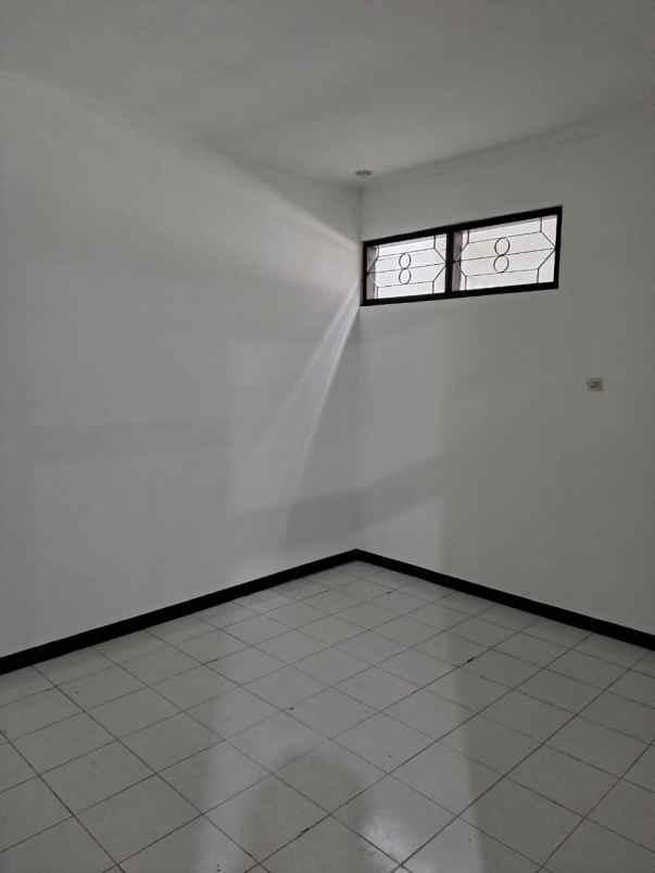 dijual rumah tki 1