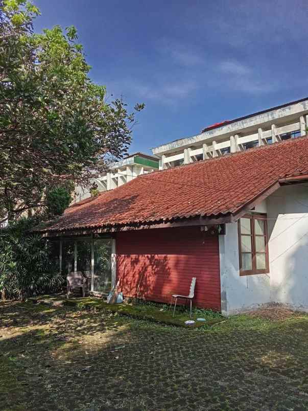 dijual rumah tubagus ismail dago