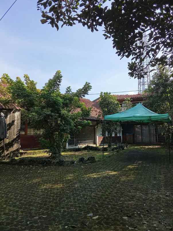 dijual rumah tubagus ismail dago