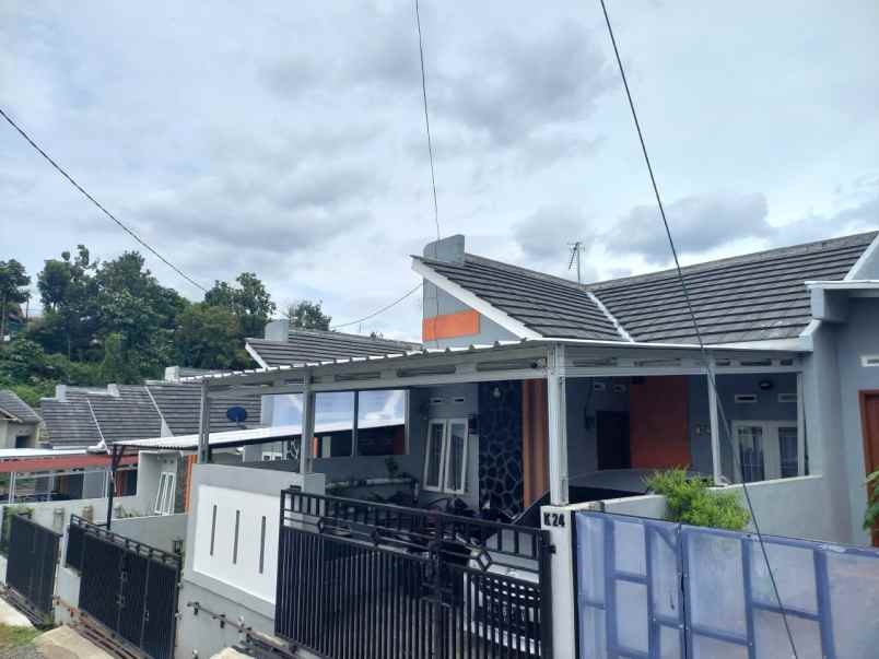 dijual rumah ujung berung