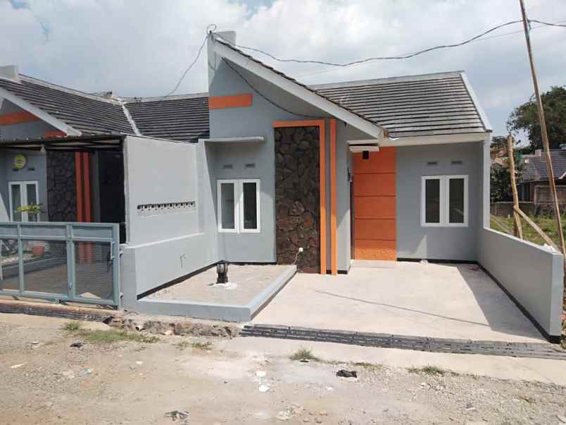 dijual rumah ujung berung