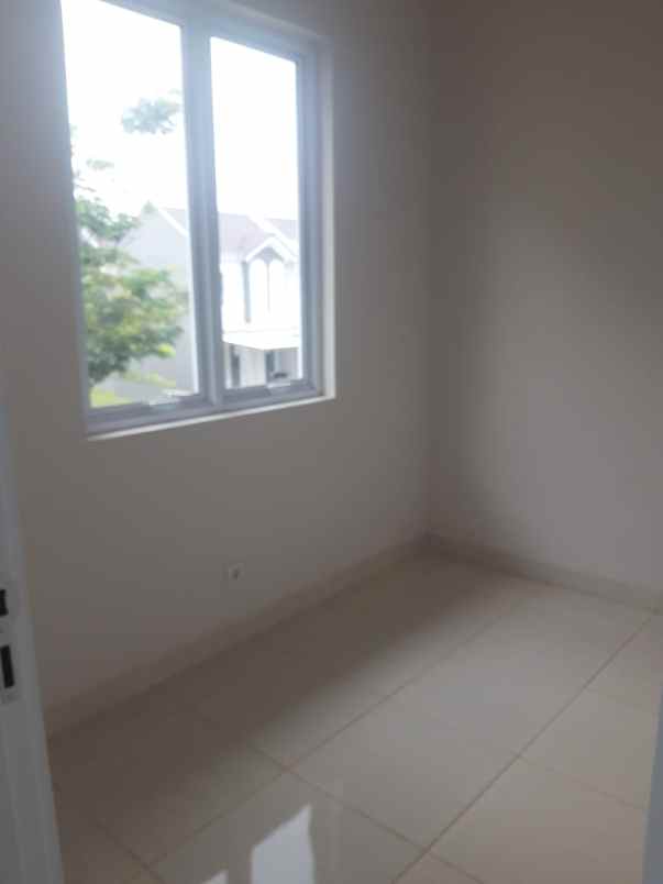 dijual rumah vanya park bsd