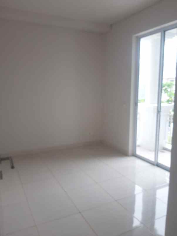 dijual rumah vanya park bsd