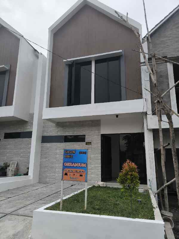 dijual rumah velvet legundi