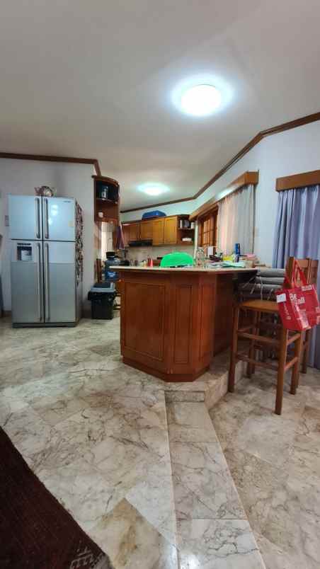 dijual rumah vila delima