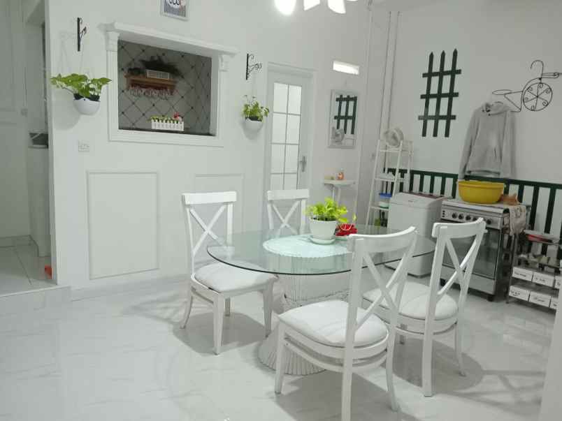 dijual rumah villa indah permai