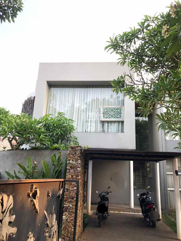 dijual rumah villasa townhouse setu