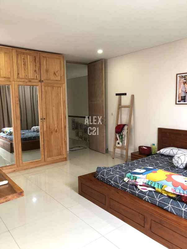 dijual rumah villasa townhouse setu