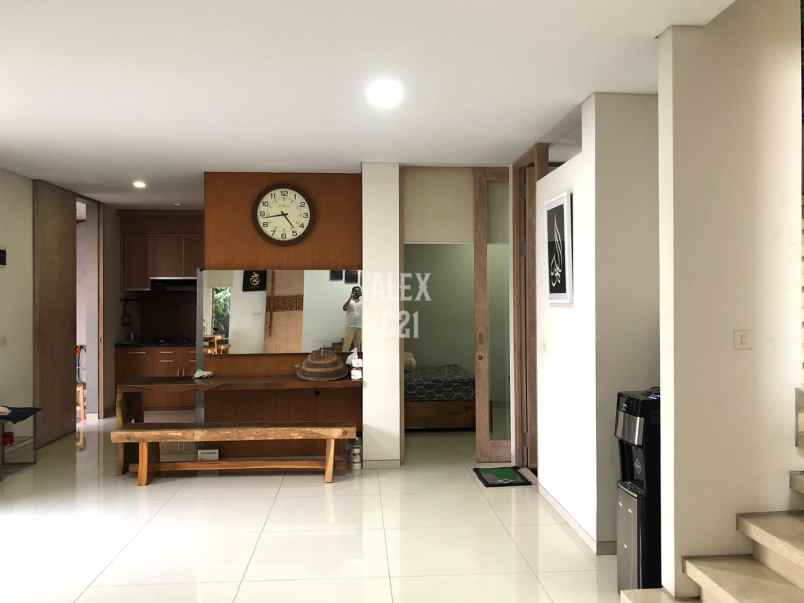 dijual rumah villasa townhouse setu