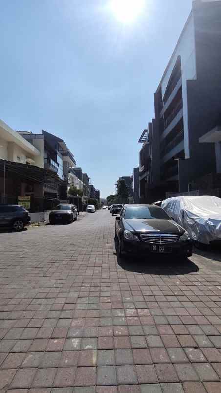 dijual rumah waterfront citraland
