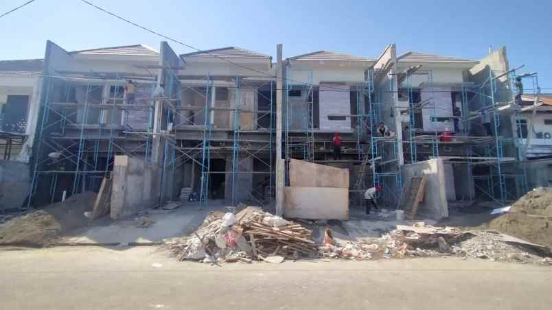 dijual rumah wisma mukti klampis anom