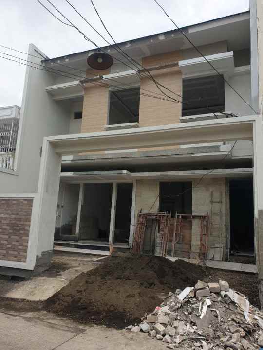 dijual rumah wisma permai