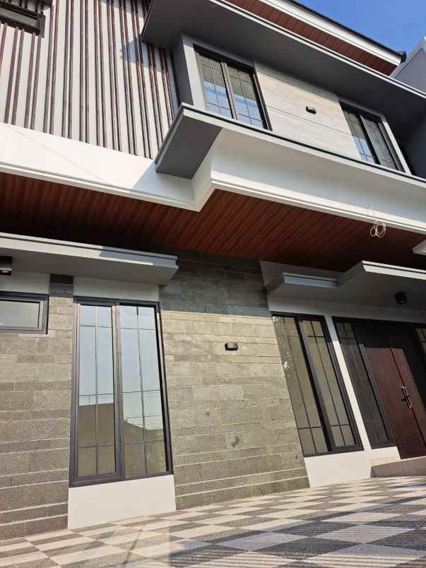 dijual rumah wisma permai