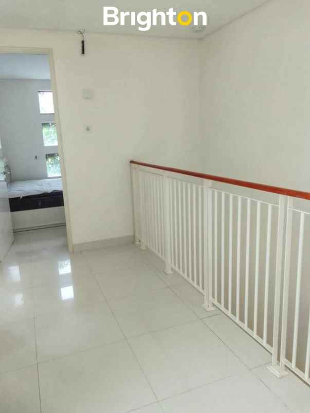 dijual rumah zimbali costa pakuwon city