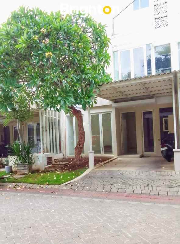 dijual rumah zimbali costa pakuwon city