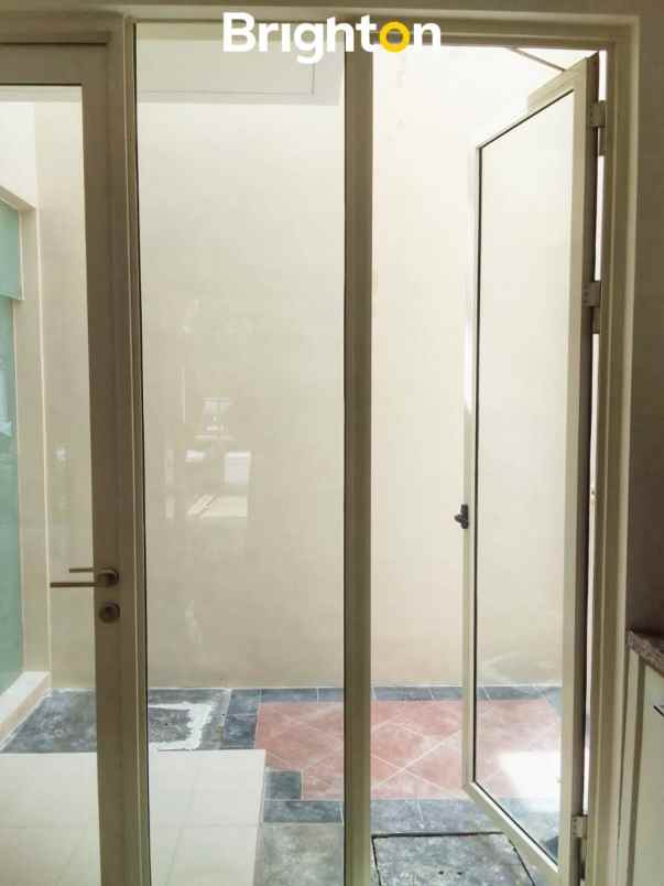 dijual rumah zimbali costa pakuwon city