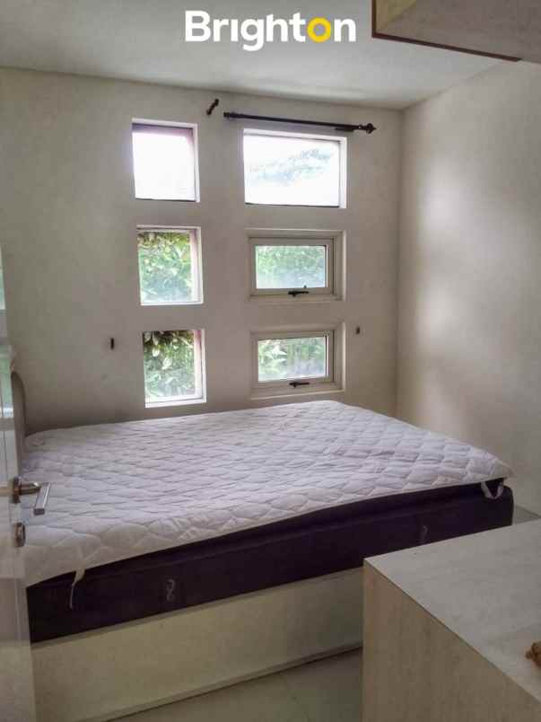 dijual rumah zimbali costa pakuwon city