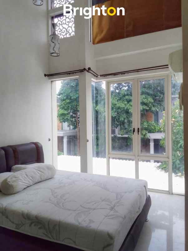 dijual rumah zimbali costa pakuwon city