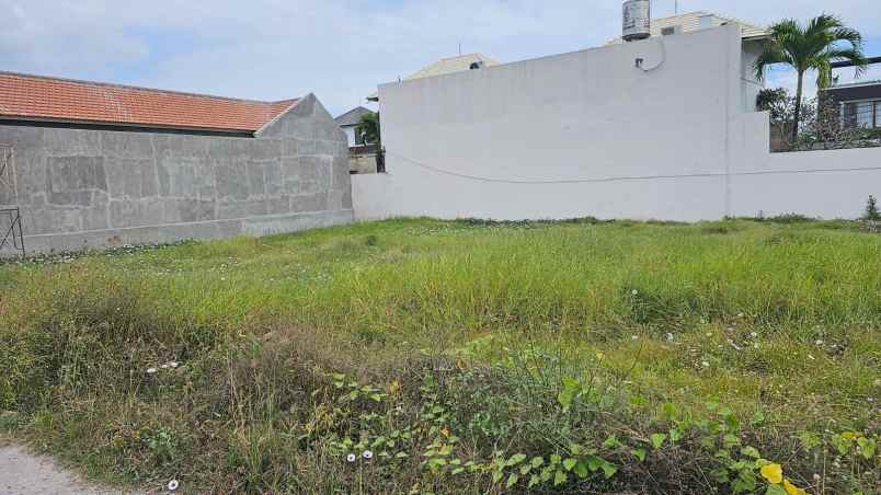 dijual tanah jln pantai mengening