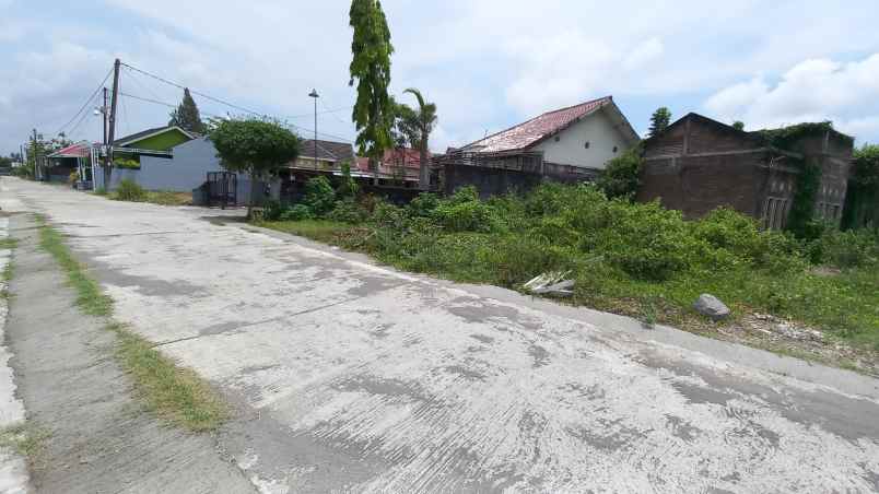 dijual tanah perenggamol balecatur kec