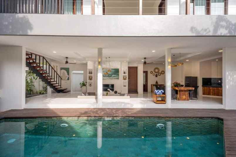 dijual vila lantai 2 seminyak bali