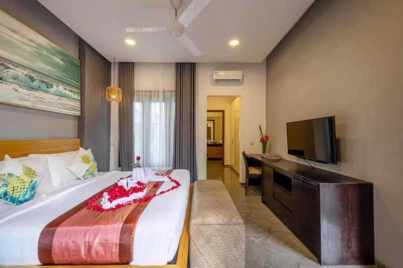 dijual vila lantai 2 seminyak bali