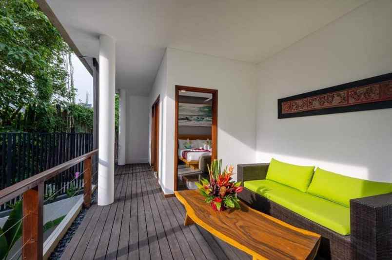 dijual vila lantai 2 seminyak bali