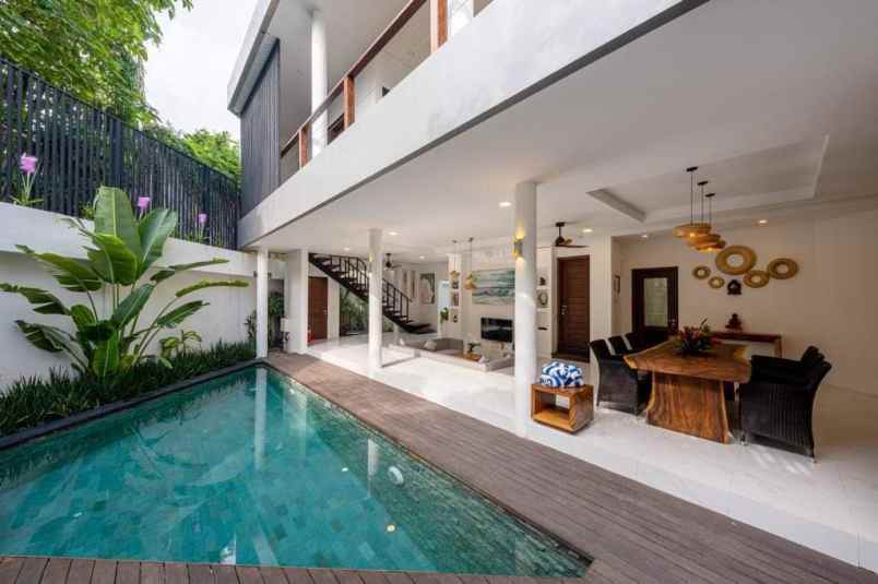 dijual vila lantai 2 seminyak bali