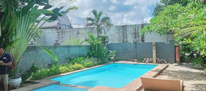 dijual villa daerah lovina sentral