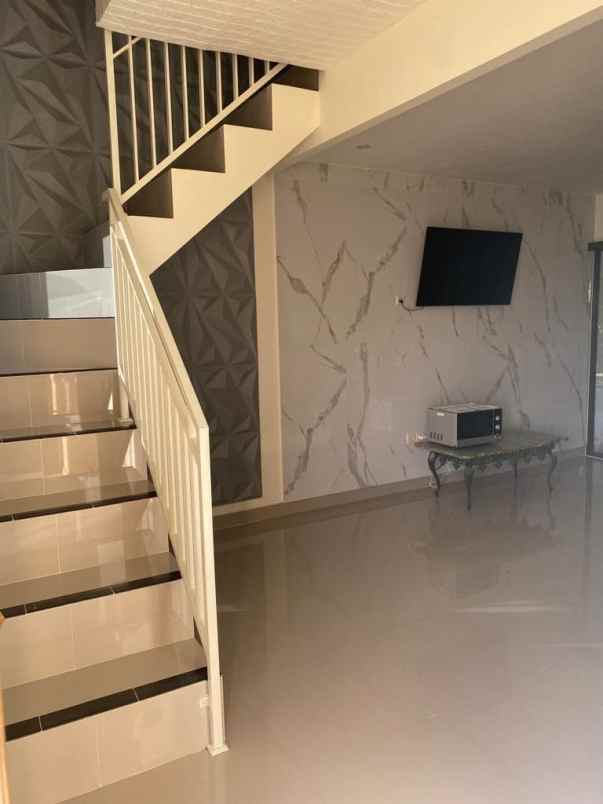 dijual villa di batu dekat alun alun batu