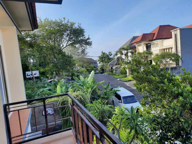 dijual villa halaman luas taman mumbul nusa dua bali