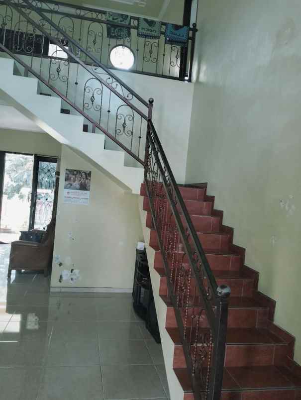 dijual villa jl sultan agung kel sisir