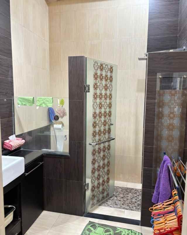 dijual villa komplek cemara asri jalan