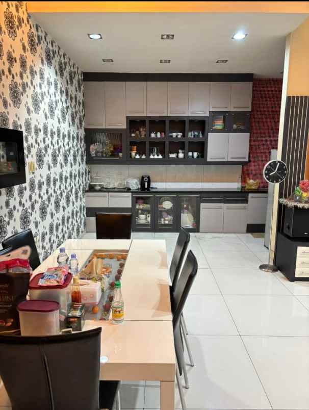 dijual villa komplek cemara asri jalan