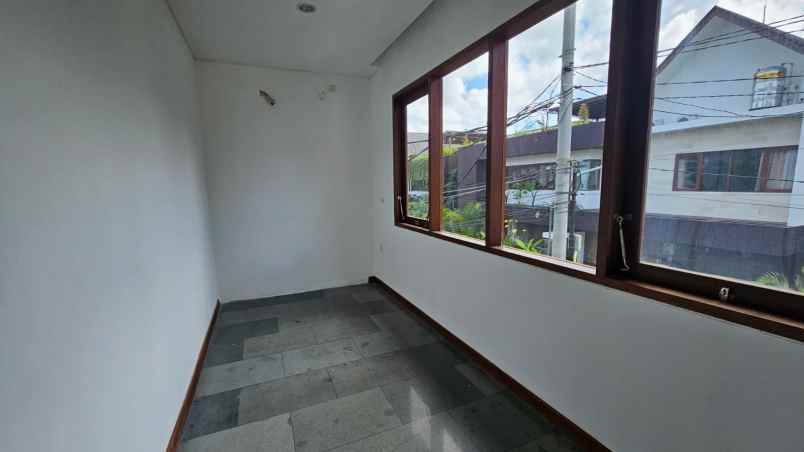 dijual villa minimalis lantai 2 cemagi