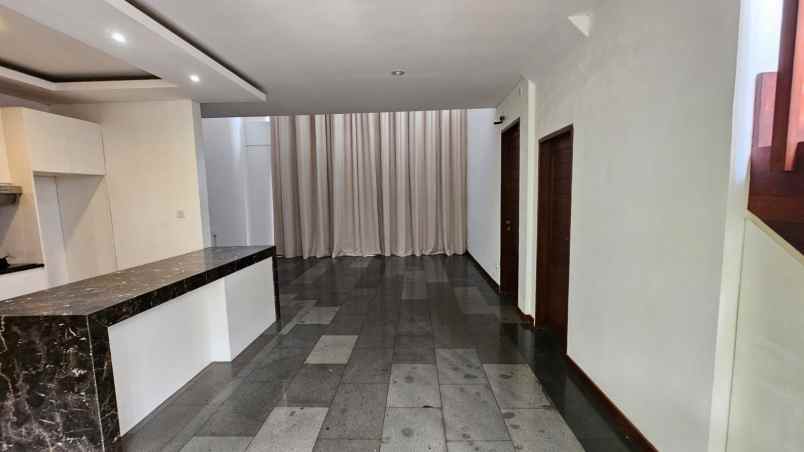 dijual villa minimalis lantai 2 cemagi