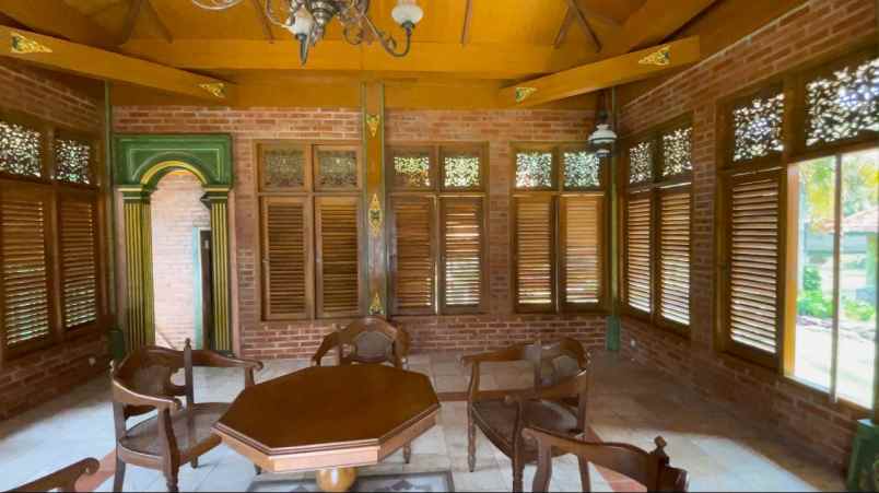 dijual villa sukatani