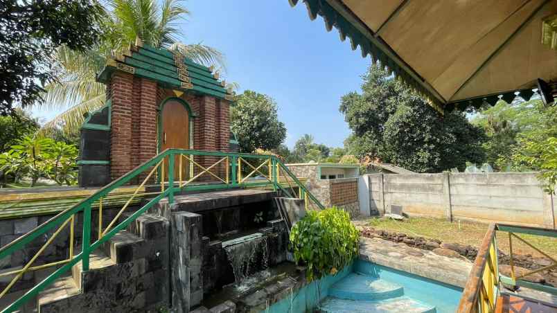 dijual villa sukatani