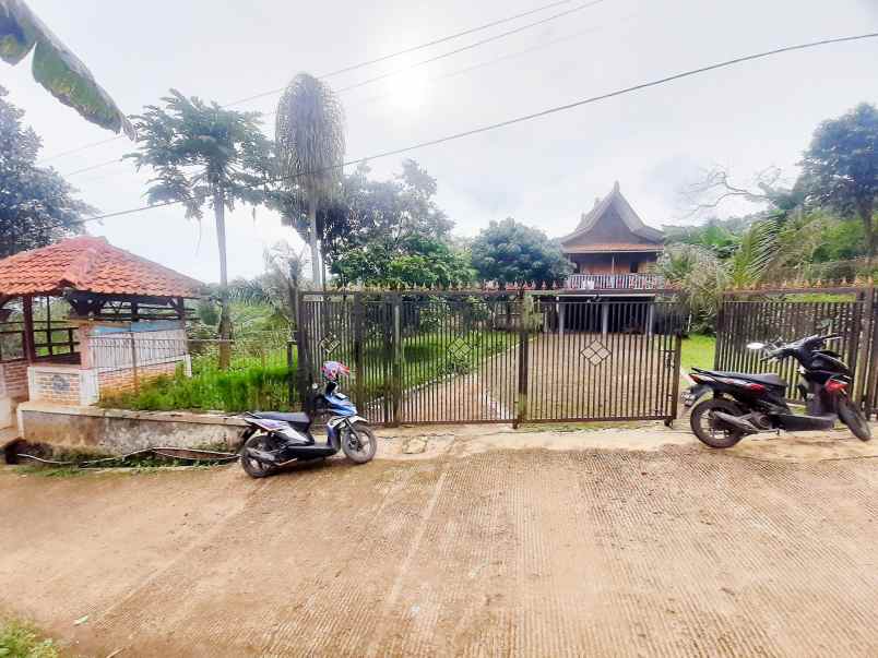 dijual villa ujung berung cijambe