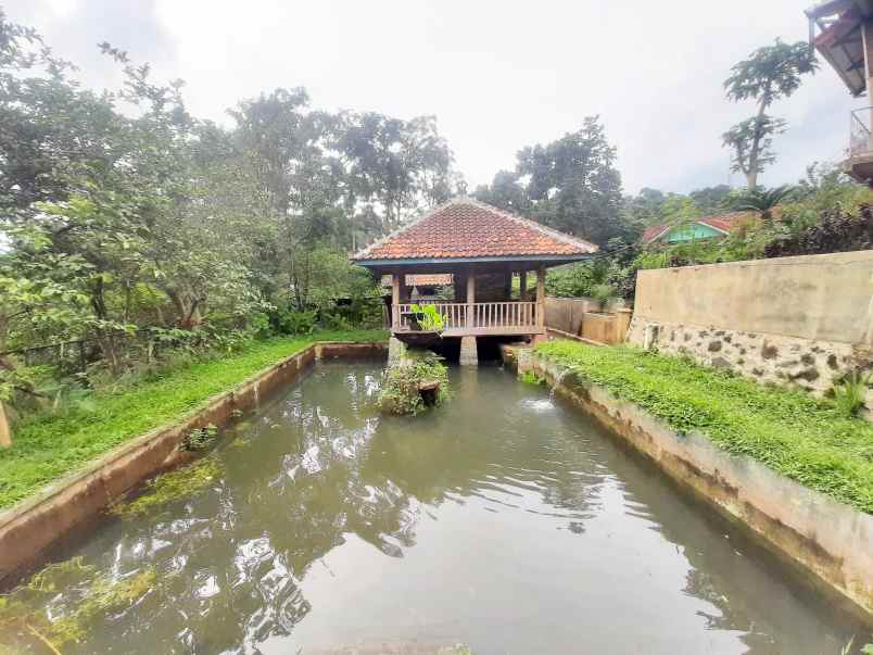 dijual villa ujung berung cijambe