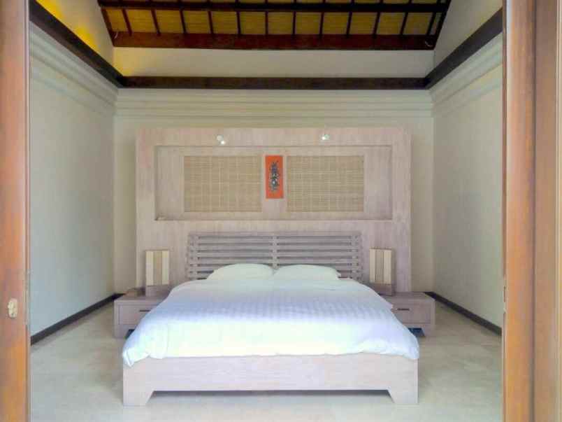 dijual villa umalas badung bali