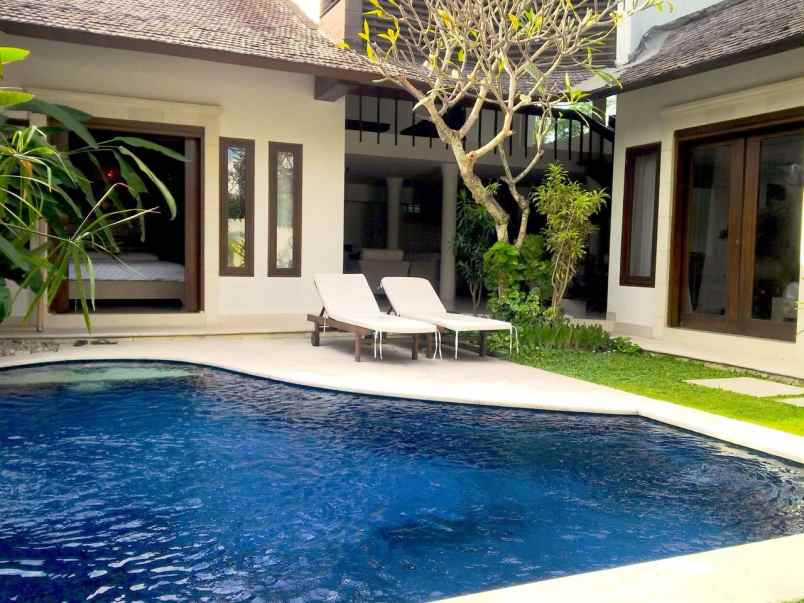 dijual villa umalas badung bali