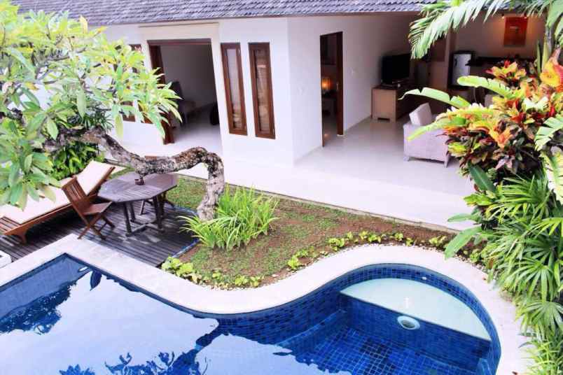 dijual villa umalas badung bali