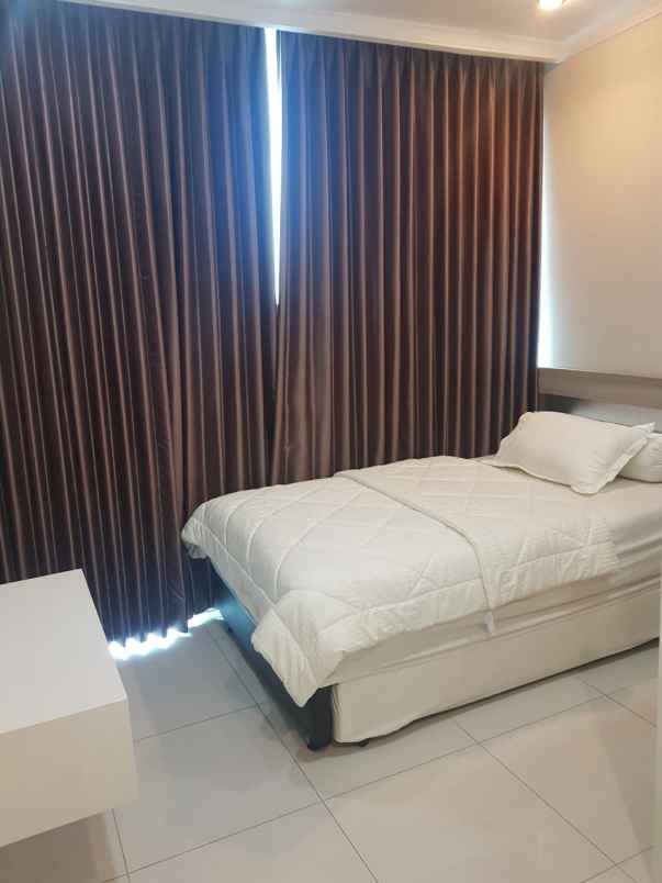 disewakan apartemen via ciputra world lantai 10