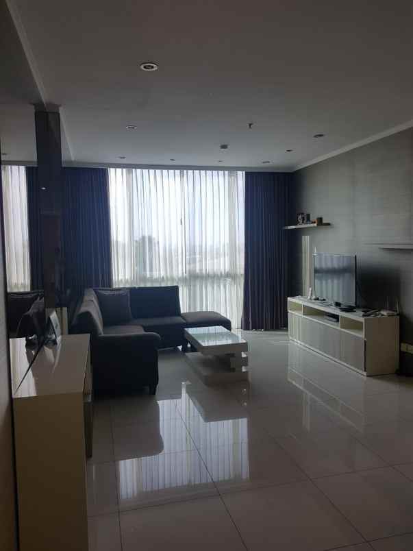 disewakan apartemen via ciputra world lantai 10