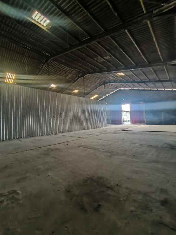 disewakan ruko gudang kantor jalan raya sukomanunggal