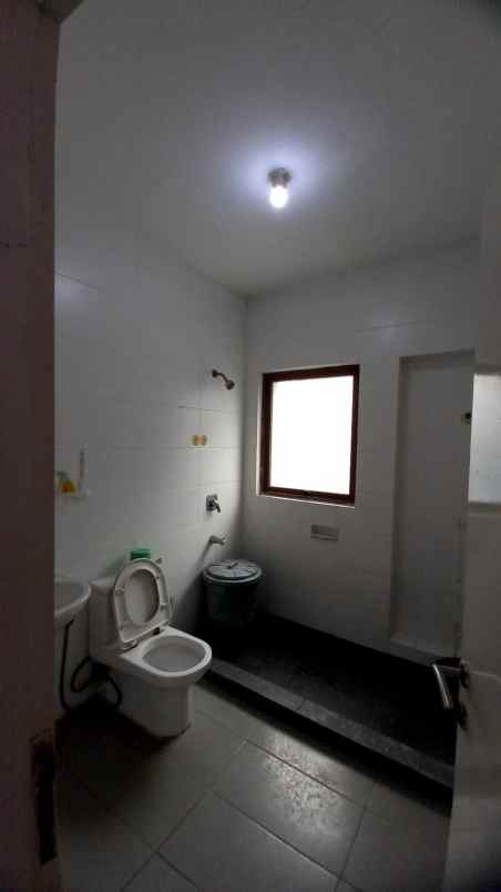 disewakan rumah jgc jakarta garden city cakung