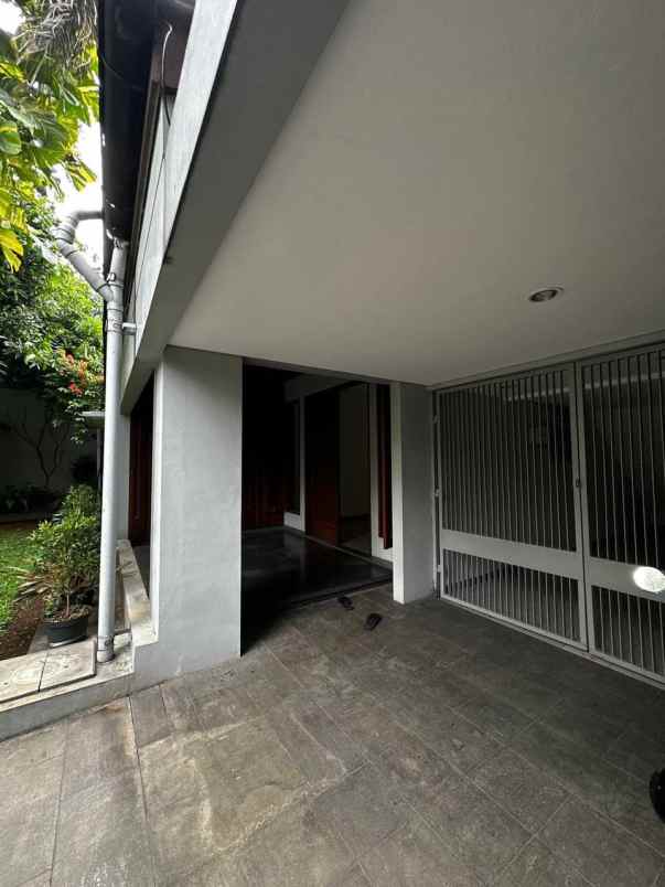 disewakan rumah kebayoran baru